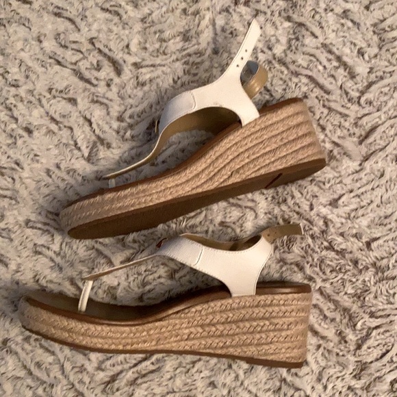 REDUCED: EUC, LOVELY white MICHAEL Kors espadrilles LIKE NEW!! SUPER comfy!! - Picture 3 of 5